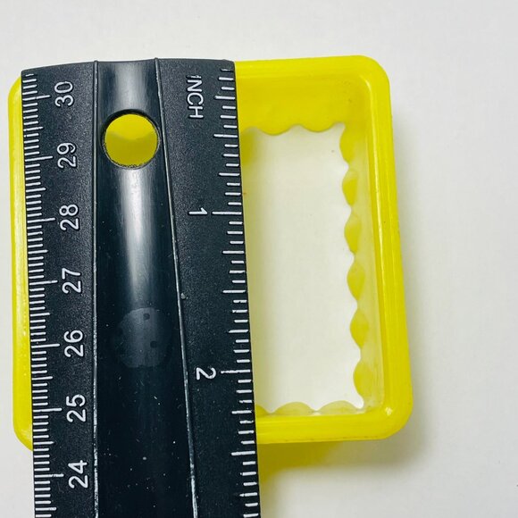 Square Stackable Yellow Biscuit Cookie Cutters Set Of 2 Made Hong Kong Vintage - Picture 7 of 8